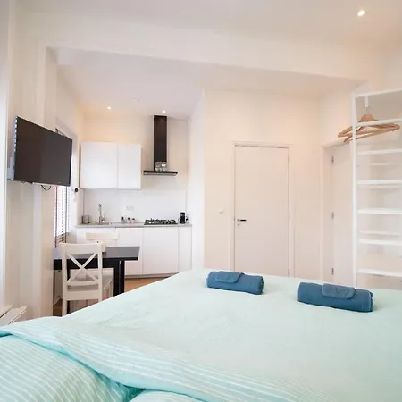 Escamp Apartments-2